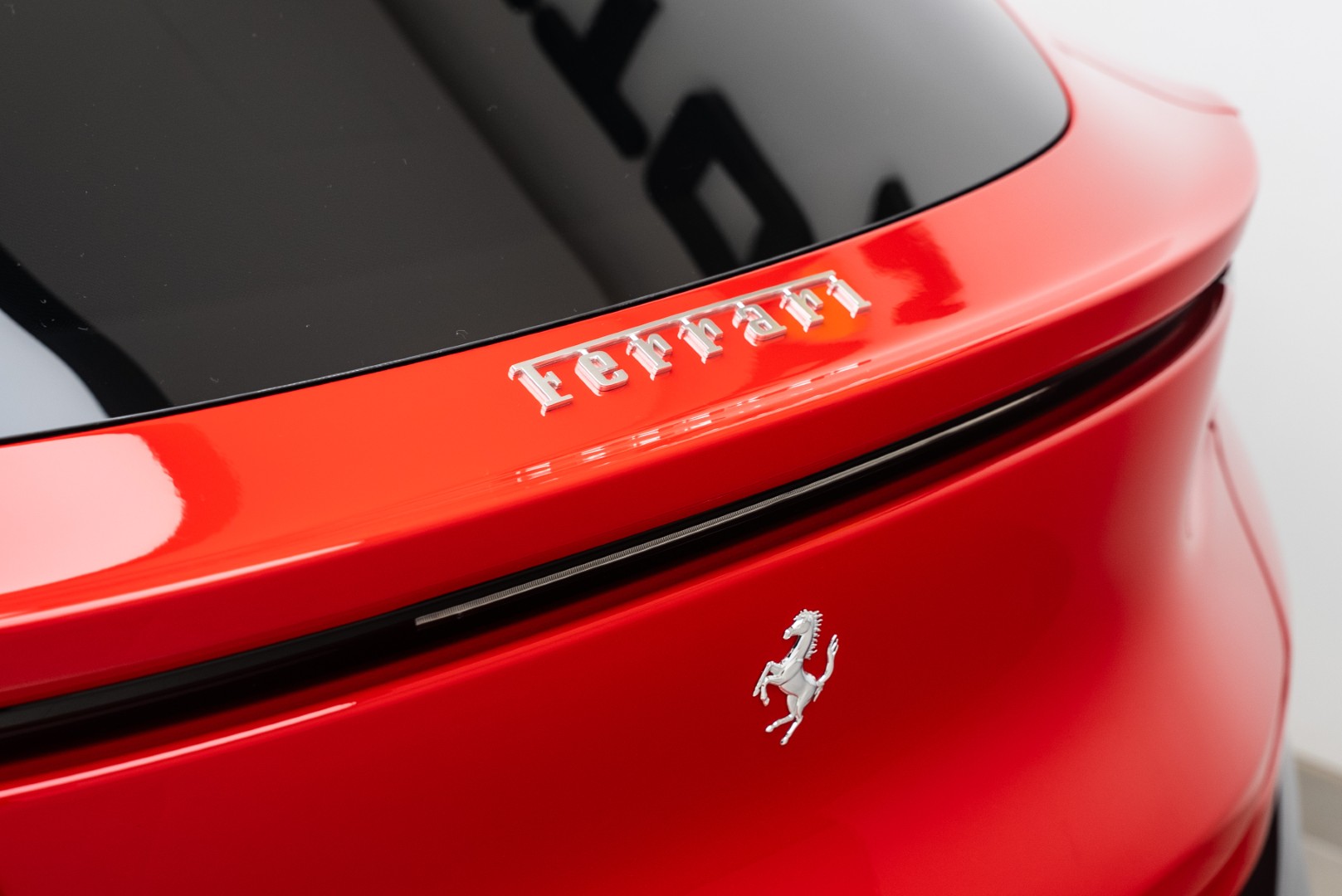 2025 FERRARI PUROSANGUE | FULL CARBON | MAIN DEALER SERVICE | HIGH SPEC
